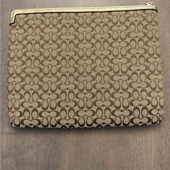 Coach tablet case. In very good condition. 10 1/2 by 8 1/4 inches - Picture 1 of 5